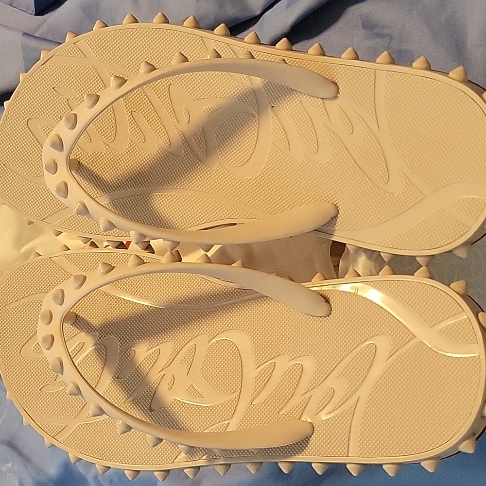Christian Louboutin Cream/red Donna Spike Studded Flip Flop